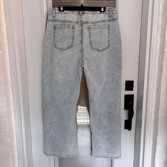 NWT No Boundaries 20w Wide Leg Plus Light Wash Jeans - Picture 8 of 13